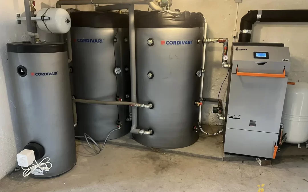 Kotel BLAZE HARMONY INOX 18 se dvěma 800l akumulačními nádržemi a bolerem 200l