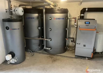 Kotel BLAZE HARMONY INOX 18 se dvěma 800l akumulačními nádržemi a bolerem 200l