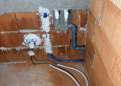 Instalace ZTI v novostavbě RD. Brzy bude následovat instalace podlahového topení a montáž tepelného čerpadla. Budišovice